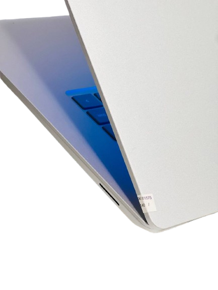 پورتهای متنوع Microsoft Surface Laptop 3 شامل USB-C، USB-A و Surface Connect – برای اتصال آسان به تجهیزات جانبی