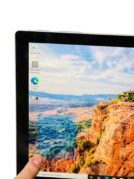 لپتاپ Microsoft Surface Pro 7 – گزینهای عالی برای مهندسان، طراحان و دانشجویان