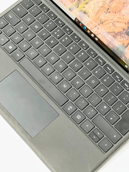 کیبورد جداشونده و نمایشگر لمسی لپتاپ Microsoft Surface Pro 7 – ترکیبی از زیبایی و کارایی