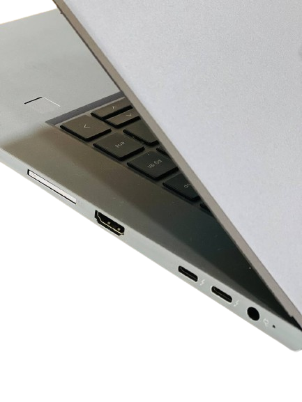 پورتهای حرفهای HP ZBook Studio G7 شامل USB-C، HDMI، Thunderbolt 3 و جک هدفون – مناسب برای اتصال تجهیزات حرفهای