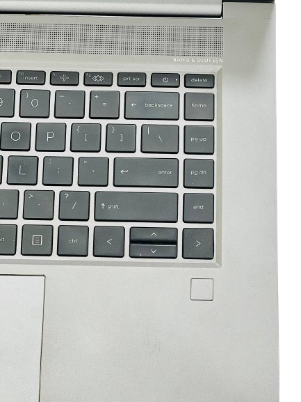 کیبورد ارگونومیک و نمایشگر FHD لپتاپ HP ZBook Studio G7 – مناسب برای کارهای گرافیکی و طراحی مهندسی