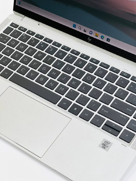 کیبورد ارگونومیک با نور پسزمینه و نمایشگر لمسی HP EliteBook 1040 G7 – ترکیبی از راحتی و عملکرد