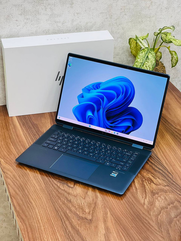 لپتاپ HP Spectre 16 مدل i7-1260P با نمایشگر 16.1 اینچی 4K لمسی، طراحی پریمیوم و بدنه فلزی