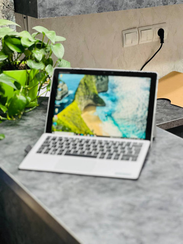 لپتاپ هیبریدی HP Elite x2 1012 G2 با نمایشگر 12.5 اینچی لمسی FHD و طراحی باریک و سبک