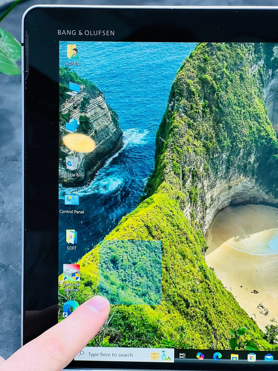 صفحهنمایش 12.5 اینچی لمسی FHD لپتاپ HP Elite x2 1012 G2 با وضوح بالا و حساسیت لمسی عالی