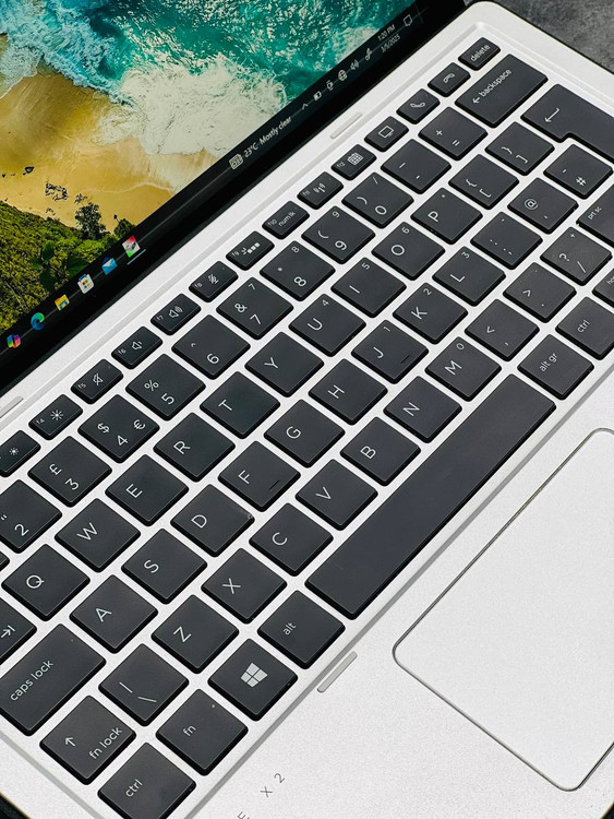 کیبورد جداشونده با نور پسزمینه لپتاپ HP Elite x2 1012 G2، مناسب برای تایپ راحت و سریع