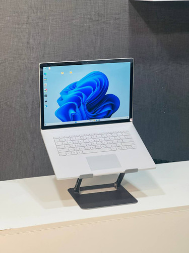 لپتاپ هیبریدی Microsoft Surface Book 2 با نمایشگر لمسی 15.6 اینچی 4K و طراحی شیک و قدرتمند، مناسب برای طراحان و کاربران حرفهای