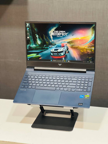 لپتاپ گیمینگ HP Victus 15 با طراحی مدرن، نمایشگر 15.6 اینچی FHD و نرخ تازهسازی 144 هرتز، مناسب برای گیمرها و کاربران حرفهای