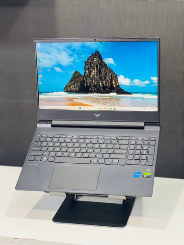 لپتاپ گیمینگ HP Victus 15 با طراحی مدرن، نمایشگر 15.6 اینچی FHD و نرخ تازهسازی 144 هرتز، مناسب برای گیمرها و کاربران حرفهای