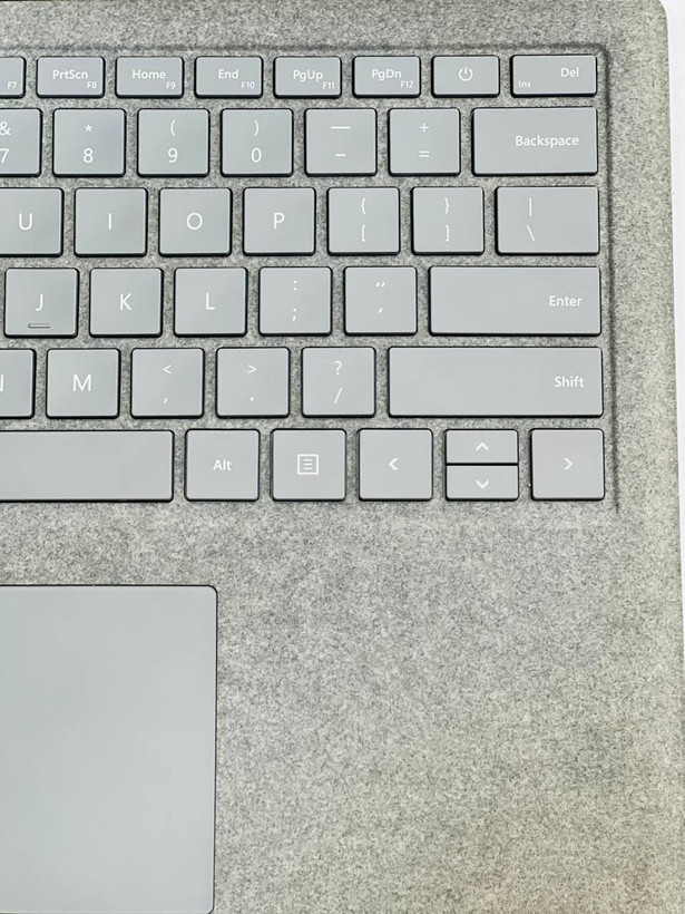 کیبورد جزیرهای با نور پسزمینه سفید لپتاپ Microsoft Surface Laptop 2، مناسب برای تایپ سریع و راحت