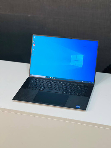 DELL PRECISION 5560 Front View - 15.6" FHD, i7-11850H, 32GB RAM, 512GB SSD