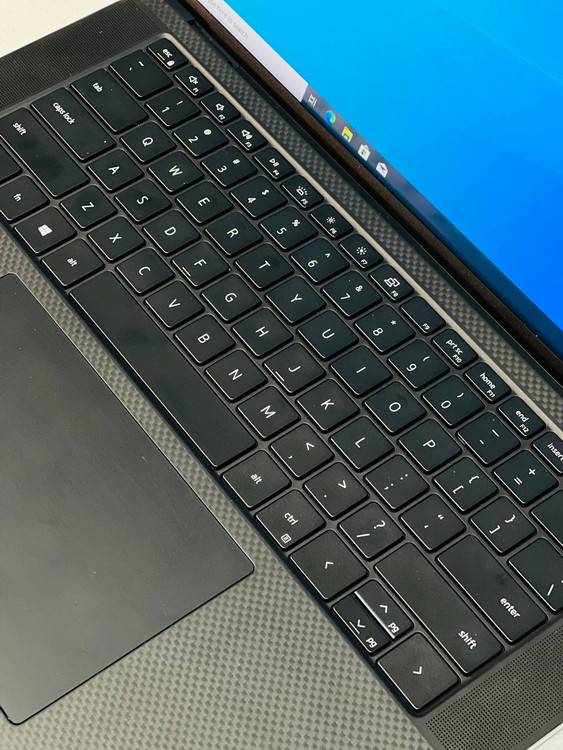 DELL PRECISION 5560 Keyboard View - Backlit, Full Layout