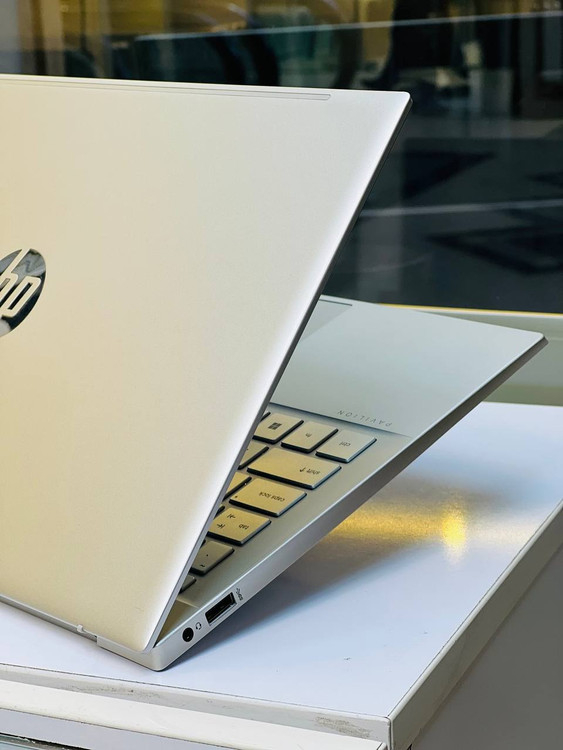 Left ports of HP Pavilion 14 including USB-C, HDMI, SD card slot