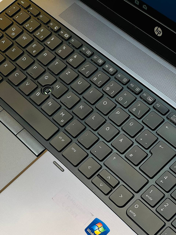 صفحهکلید کامل لپ تاپ HP ZBook 15 G1 با طراحی ارگونومیک و کلیدهای نرم برای تایپ راحت