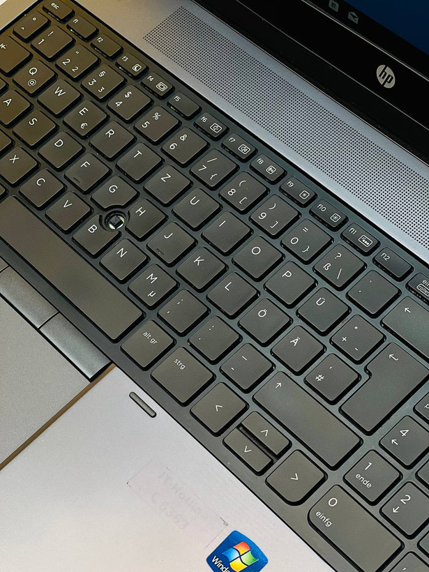 صفحهکلید کامل لپ تاپ HP ZBook 15 G1 با طراحی ارگونومیک و کلیدهای نرم برای تایپ راحت
