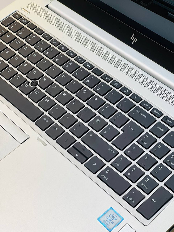 صفحهکلید کامل لپ تاپ HP EliteBook 850 G6 با طراحی ارگونومیک و کلیدهای نرم برای تایپ راحت