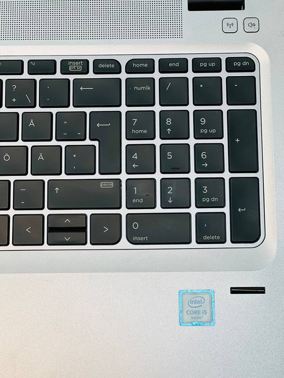 صفحهکلید کامل لپ تاپ HP EliteBook 850 G3 با طراحی ارگونومیک و کلیدهای نرم برای تایپ راحت