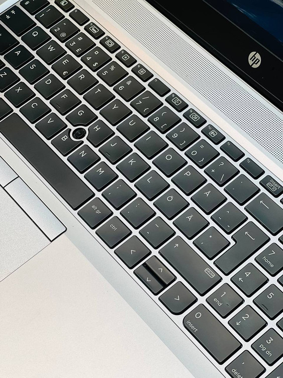 صفحهکلید کامل لپ تاپ HP EliteBook 850 G3 با طراحی ارگونومیک و کلیدهای نرم برای تایپ راحت