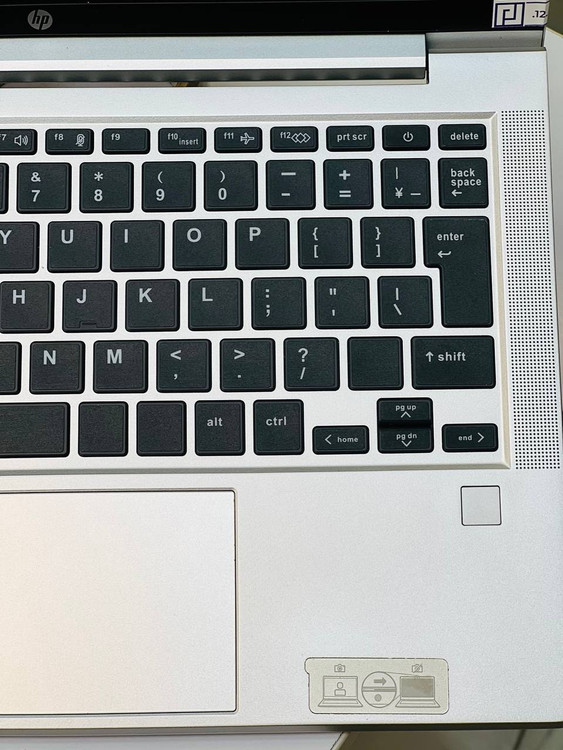 صفحهکلید کامل لپ تاپ HP ProBook Aero 635 G7 با طراحی ارگونومیک و کلیدهای راحت برای تایپ طولانیمدت