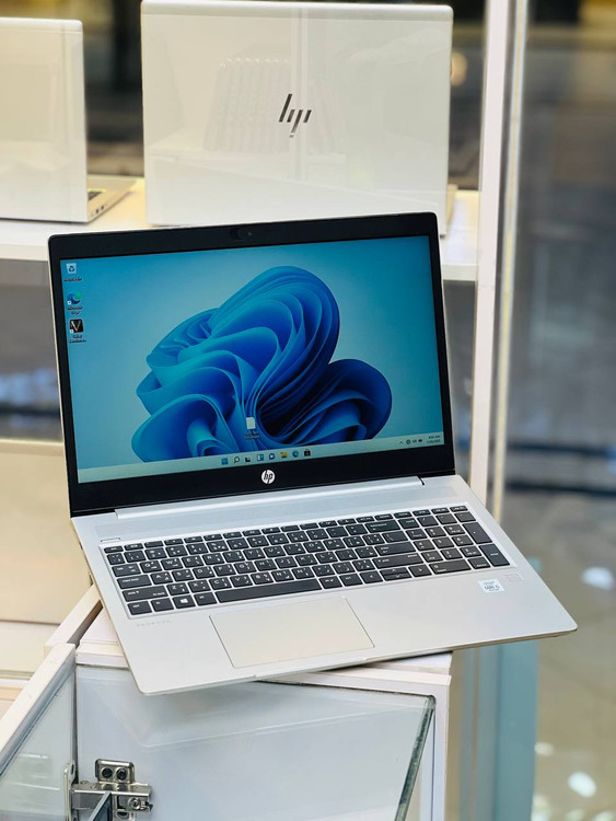 لپ تاپ HP ProBook 450 G7 در نمای جلو با طراحی شیک و صفحه نمایش 15.6 اینچی Full HD