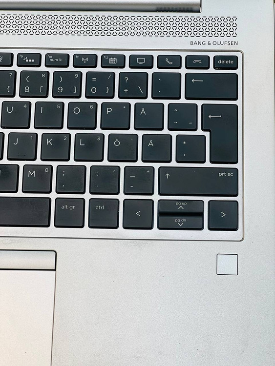 صفحهکلید کامل لپ تاپ HP EliteBook 735 G6 با طراحی ارگونومیک و کلیدهای راحت برای تایپ طولانیمدت