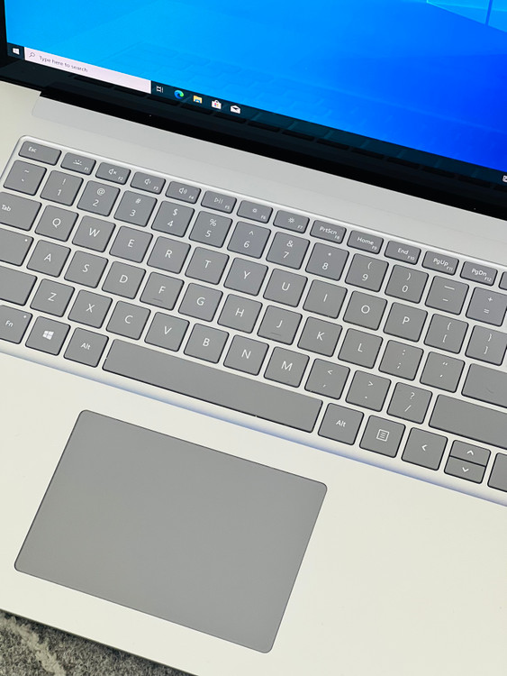 نمای کیبورد دستگاه