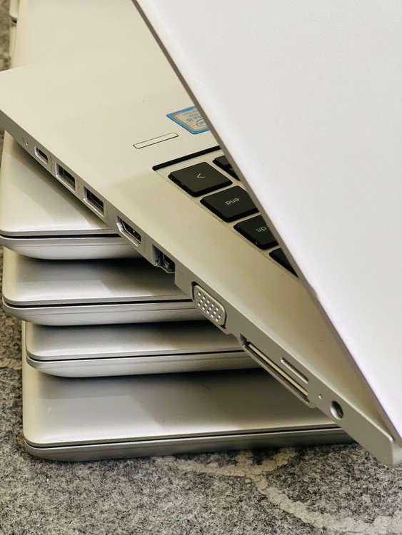 نمای پورت های دستگاه