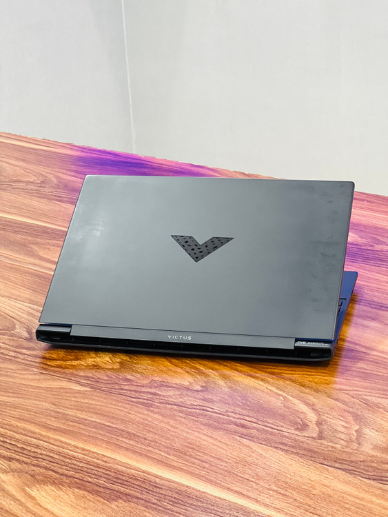 نمای پشت دستگاه