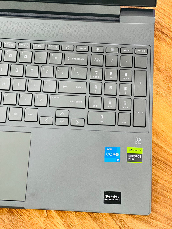 نمای کیبورد ماشینحسابی دستگاه