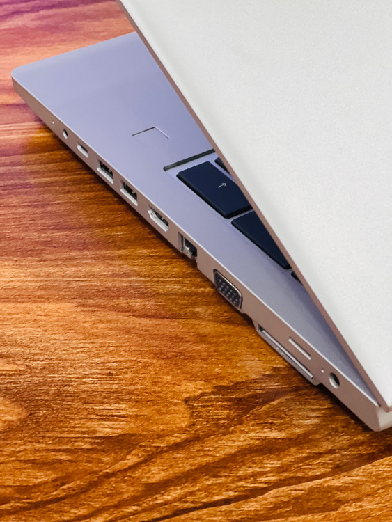 نمای پورت های دستگاه