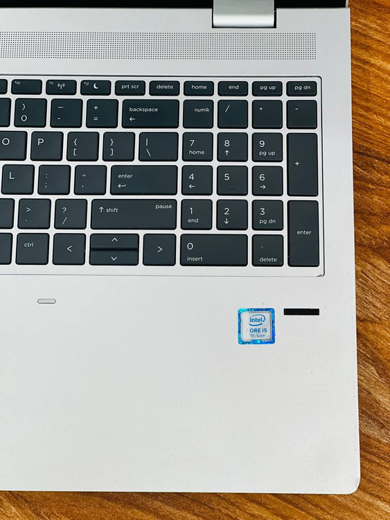 نمای کیبورد ماشین حسابی دستگاه