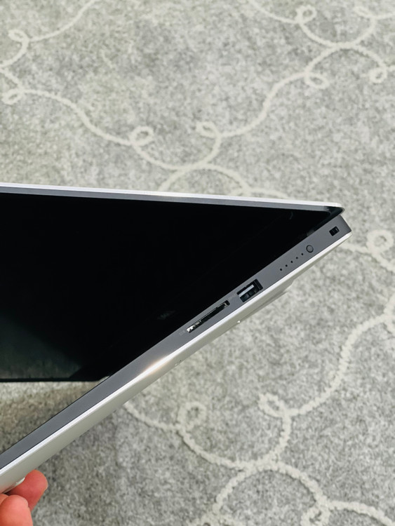 نمای پورت های بغل دستگاه