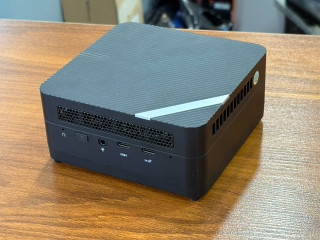مینی کیس minis from um690S ryzen9-6900HX 16gbddr5 1tbssd radeon 680M