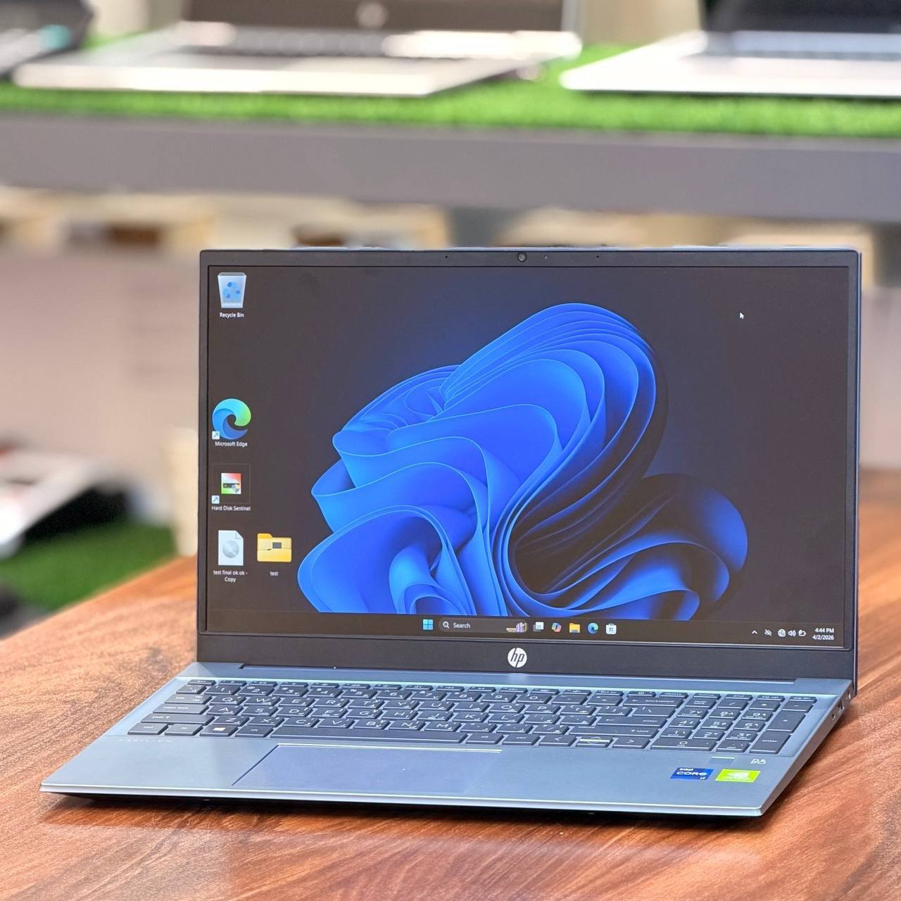 لپتاپ HP pavilion 15 i7-1165G7 8gb ddr4 512gb ssd 2gb-MX 450 15'6 inch FHD