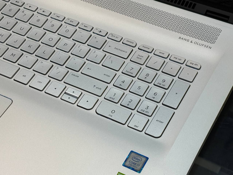 لپتاپ HP ENVY 17 i7-7500U 16gb ddr4 512gb ssd 2gb-Geforce MX 940 17'1 inch FHD touch