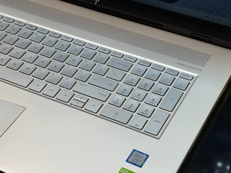 لپتاپ HP ENVY 17 i7-1065G7 12gb ddr4 512gb ssd 2gb-Geforce MX 330 17'1 inch FHD touch