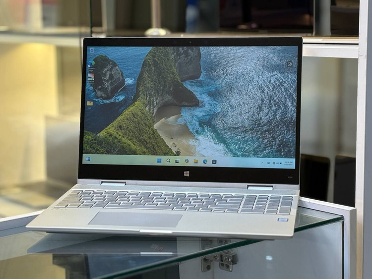 لپتاپ HP ENVY 15 i7-8250U 12gb ddr4 256gb ssd Intel UHD 15'6 inch FHD touch x360