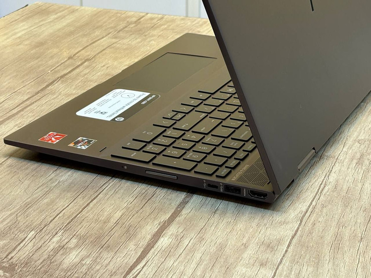 لپتاپ HP ENVY 15 ryzen5-2500U 8gb ddr4 256gb ssd 2gb-vega8 15'6 inch FHD touch x360