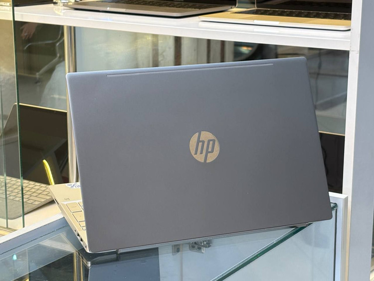 لپتاپ HP pavilion 15 i5-8250U 12gbddr4 512gb ssd Intel uhd 15'6 inch fHD touch