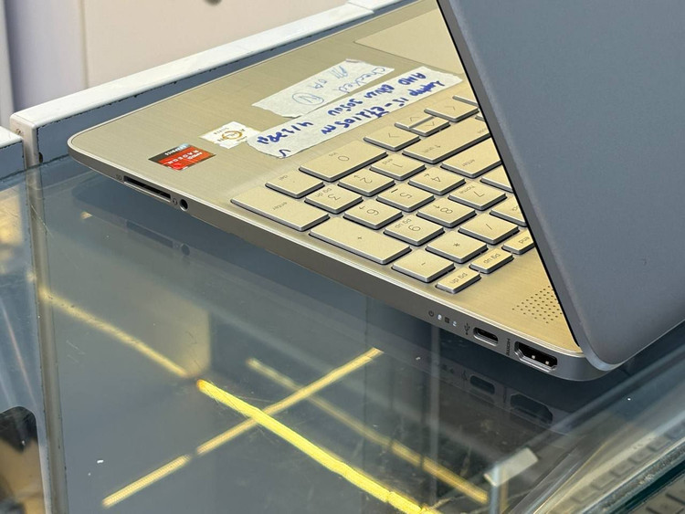 لپتاپ HP laptop15 AMD-3050V 4gb ddr4 128gb ssd AMD 512 15'6 inch HD