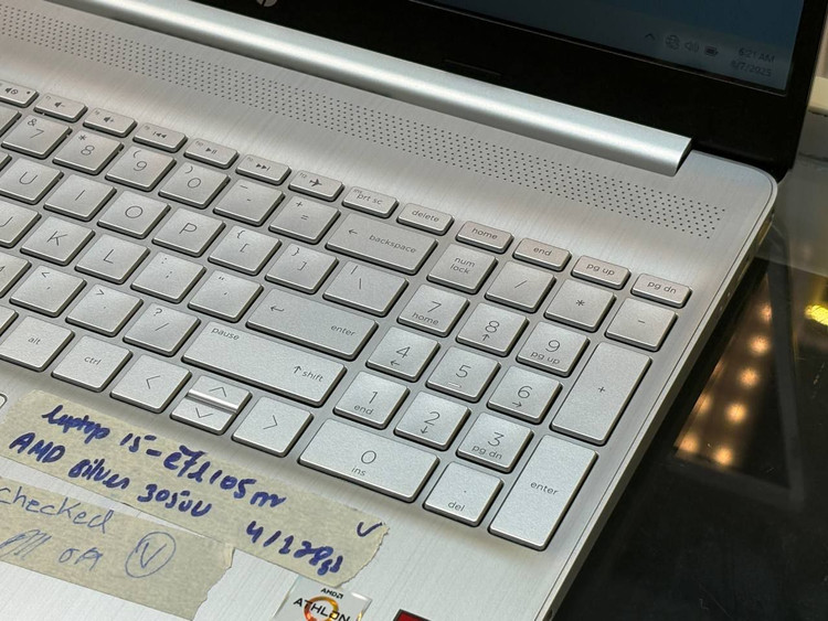 لپتاپ HP laptop15 AMD-3050V 4gb ddr4 128gb ssd AMD 512 15'6 inch HD
