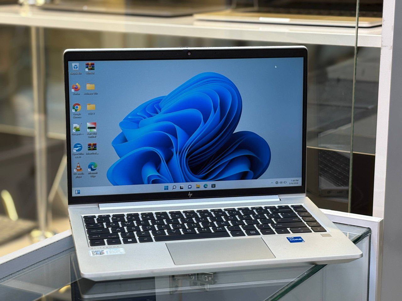 لپتاپ HP elite book 840 G9 i5-1235U 16gb ddr4 256gb ssd intel UHD 14'1 inch FHD