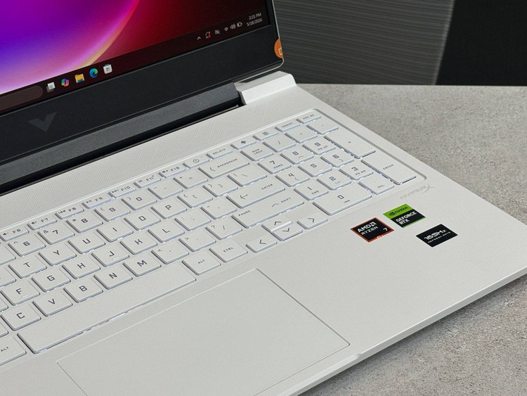 لپتاپ HP victus gaming 16 ryzen7-8845HS 16gb ddr4 1TB ssd 8gb-RTX4060 15'6 inch FHD 165Hz+RGB