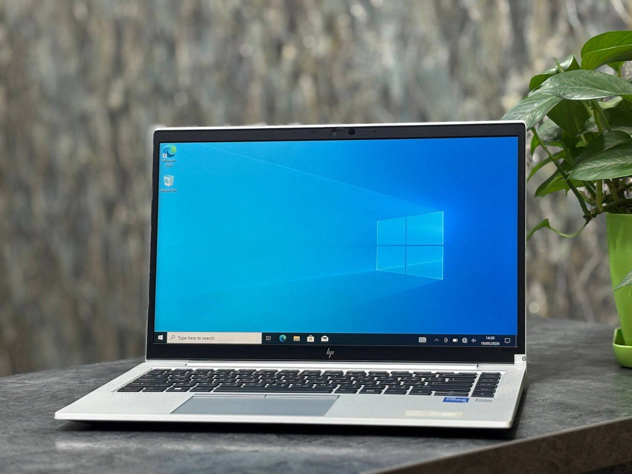 لپتاپ HP elite book 840 G8 i5-1145G7 8gb ddr4 256gb ssd intel UHD 14'1 inch FHD touch