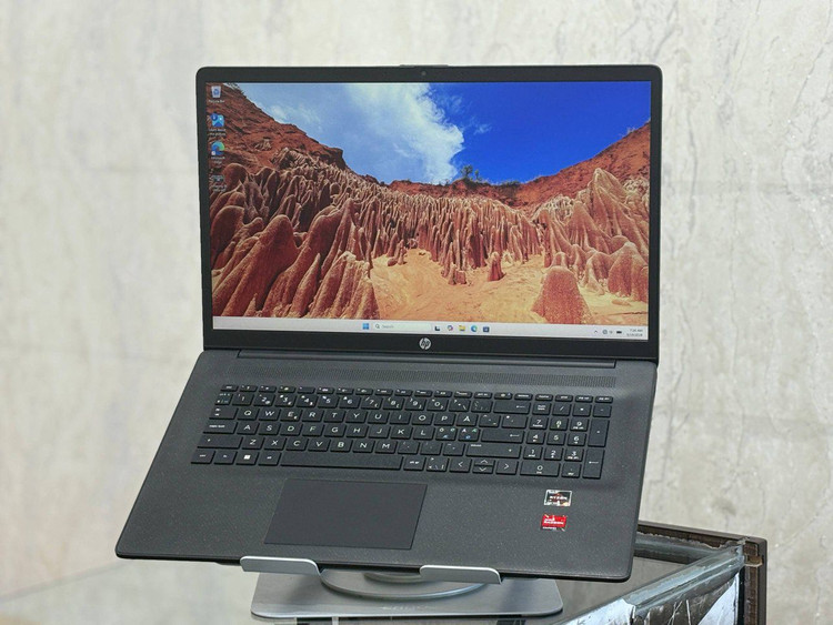 لپتاپ HP LAPTOP 17 ryzen5-7520U 8gb ddr5 512gb ssd AMD512 17'3 inch FHD BLACK