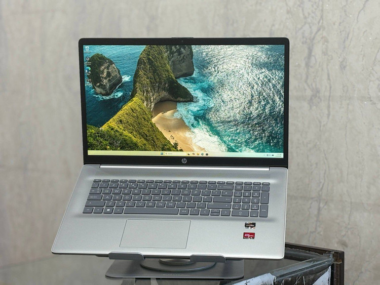 لپتاپ HP LAPTOP 17 ryzen5-7520U 8gb ddr5 512gb ssd AMD512 17'3 inch FHD BLACK