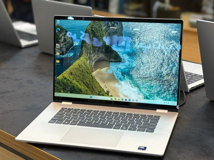 لپتاپ HP omni book flip 16 ULTRA7-256V 16gb ddr4 512gb ssd Intel+ NPU 16'1 inch FHD + touch