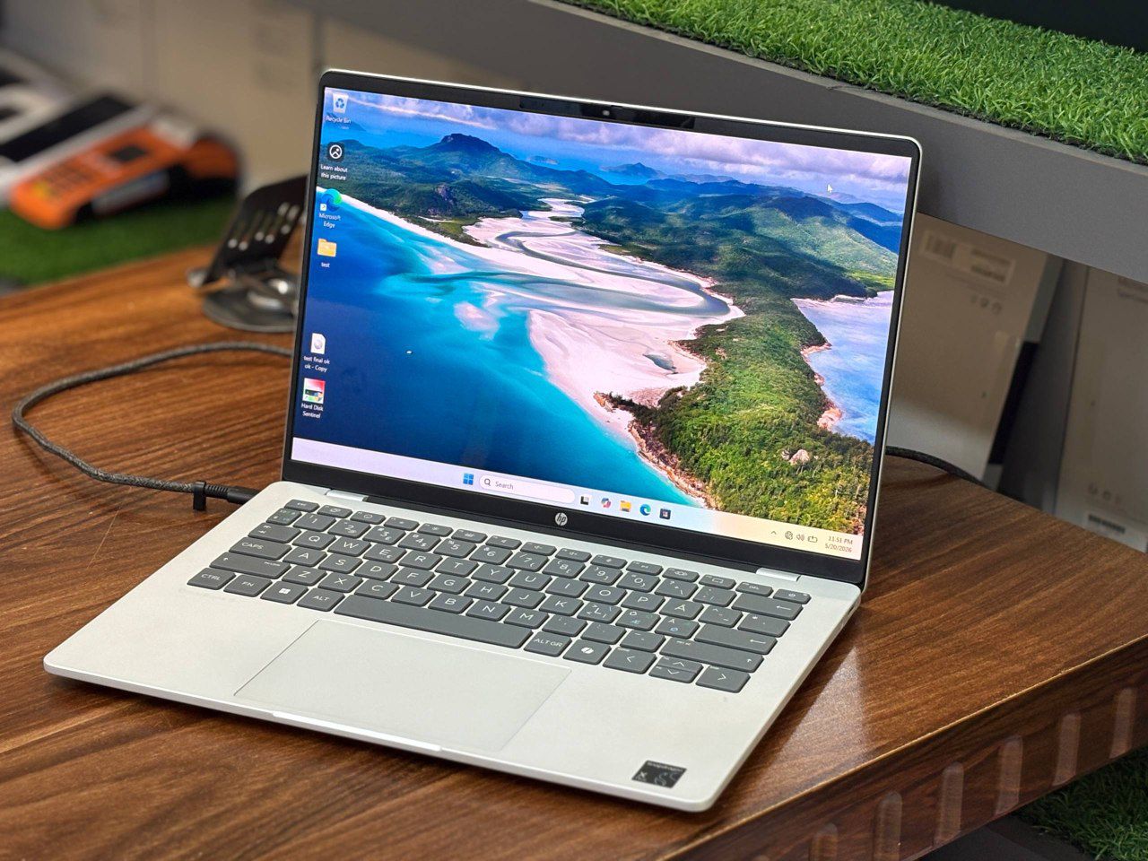 لپتاپ HP omni book 5 14 snapdragon x1266100 16gb ddr4 512gb ssd Qualcom 14'1 inch FHD plus