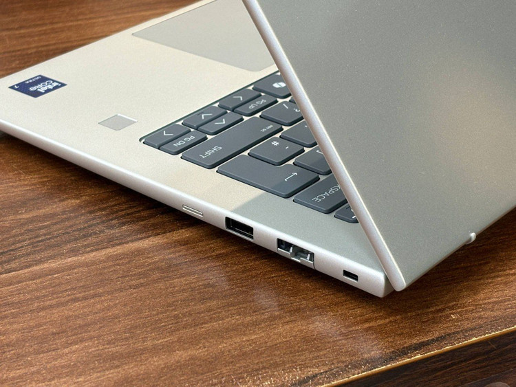 لپتاپ HP elite book 6G1 i 14 ultra7-255U 16gb ddr4 512gb ssd Intel + NPU 14'1 inch FHD