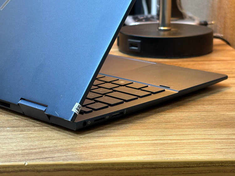 لپتاپ HP ENVY 13 i5-1230U 8gb ddr4 512gb ssd Intel iris xe 13'5 inch FHD touch x360